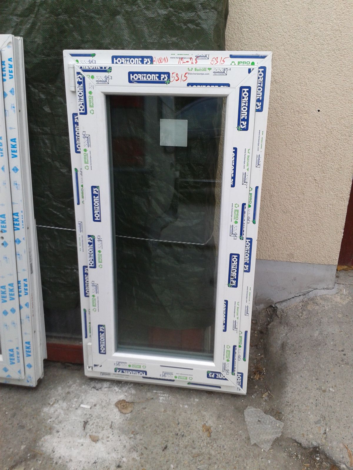 80x114 Műanyag bukó-nyíló ablak, 3 rétegű üveggel